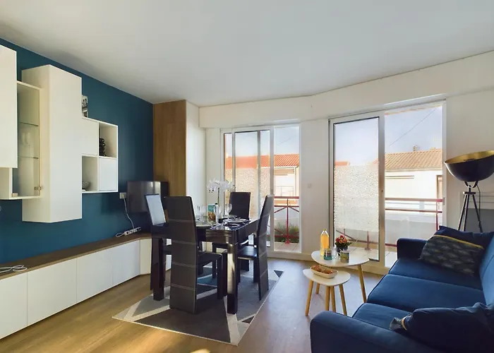 Pour 4 Avec Balcon Et Terrasse Διαμέρισμα